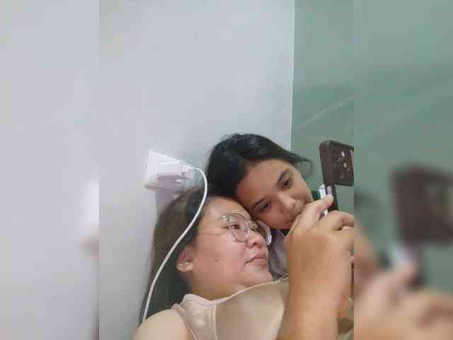 YourasianGirl webcam