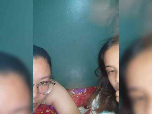 YourasianGirl webcam