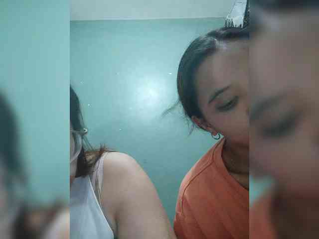 YourasianGirl webcam