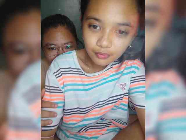YourasianGirl webcam