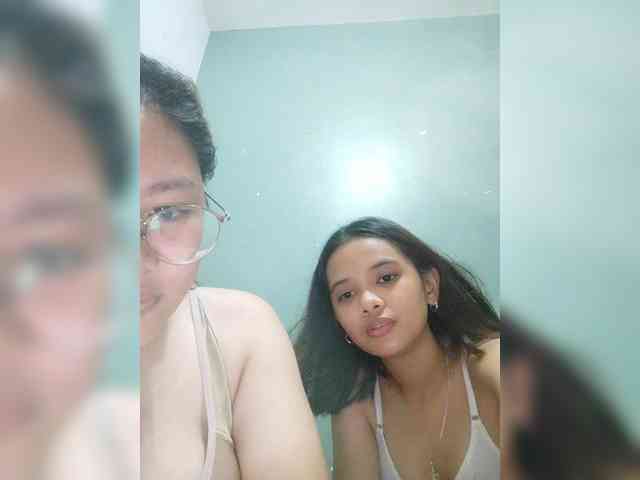 YourasianGirl webcam