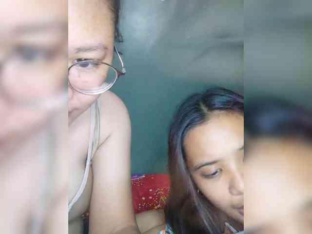 YourasianGirl webcam