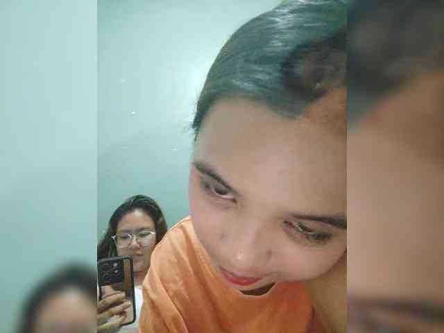 YourasianGirl webcam