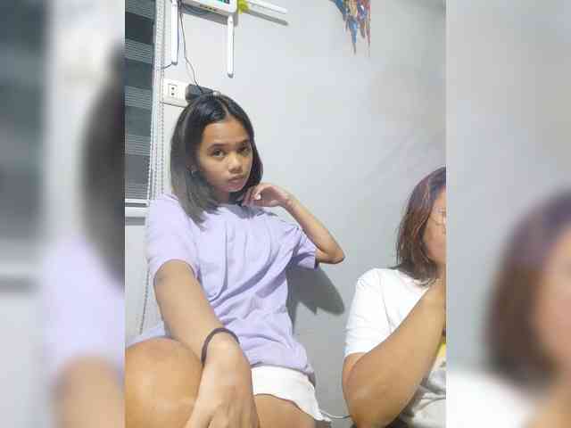 YourasianGirl webcam