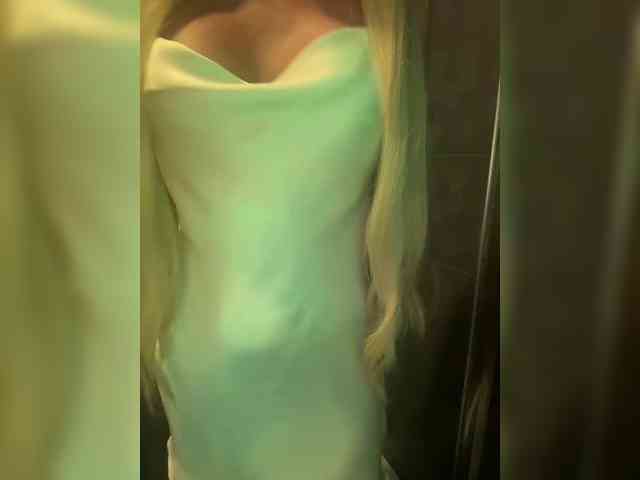 HoneyDasha webcam
