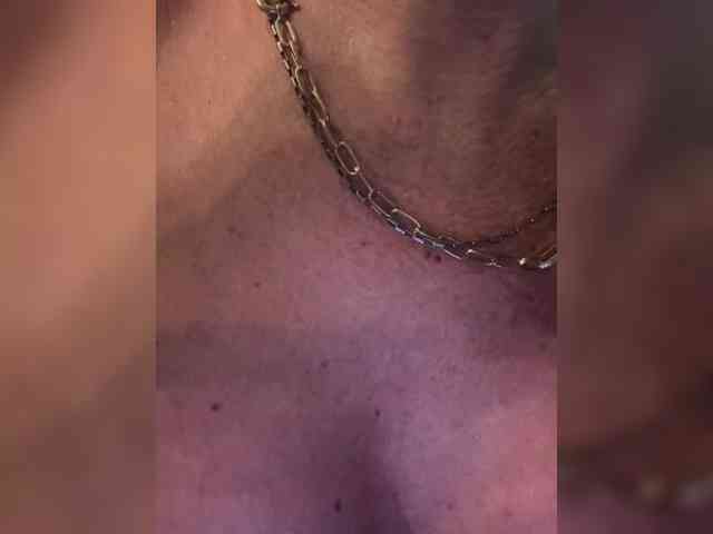HoneyDasha webcam