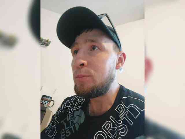 Rudukk1305 Live Webcam on BongaCams