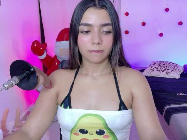 MIA-1L's BongaCams show and profile