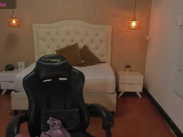 Hadley-'s BongaCams show and profile