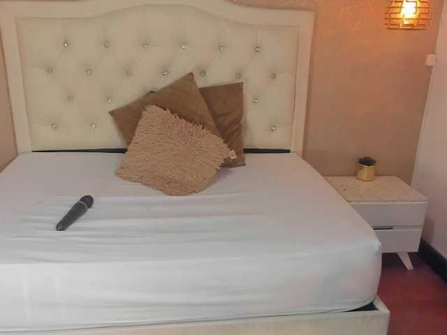 Hadley-'s BongaCams show and profile