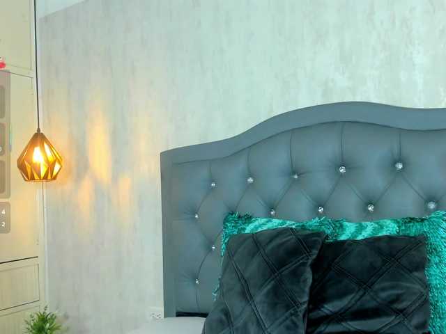 Hadley-'s BongaCams show and profile