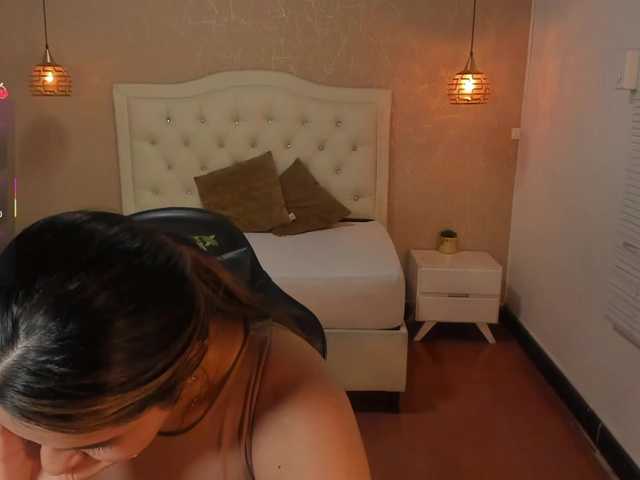 Hadley-'s BongaCams show and profile