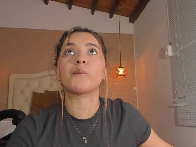 Hadley-'s BongaCams show and profile