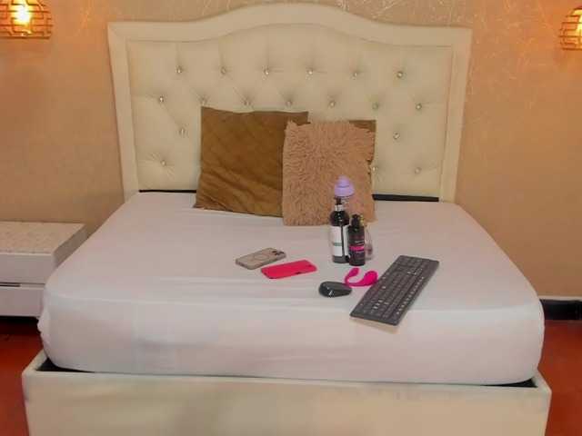 Hadley-'s BongaCams show and profile