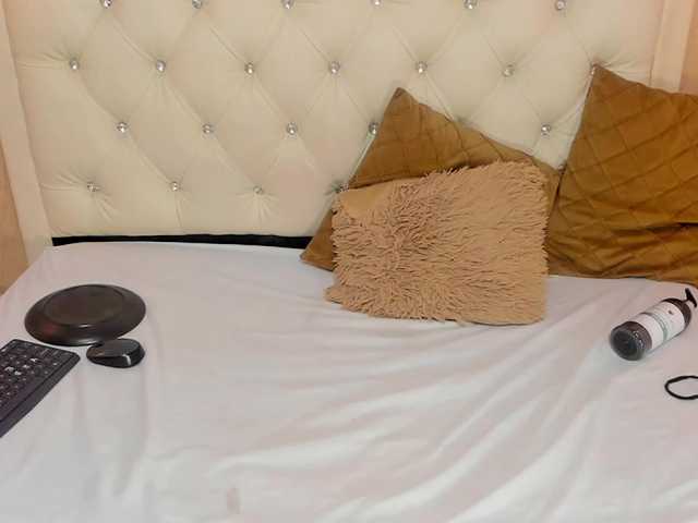 Hadley-'s BongaCams show and profile