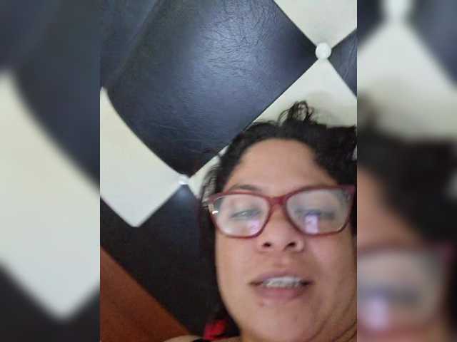  horny-cougar chat room