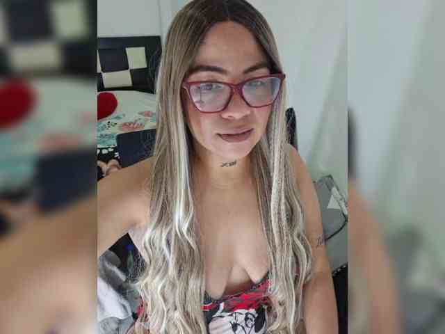 horny-cougar webcam