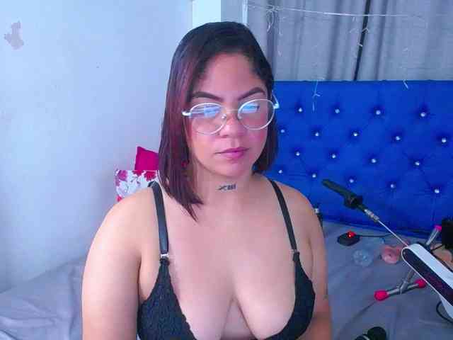 horny-cougar webcam