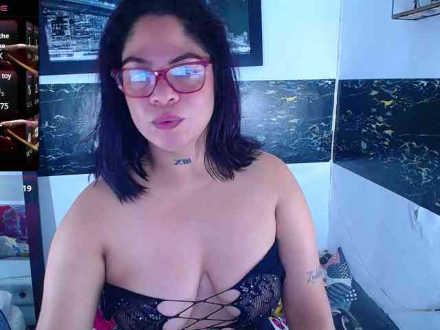 horny-cougar webcam