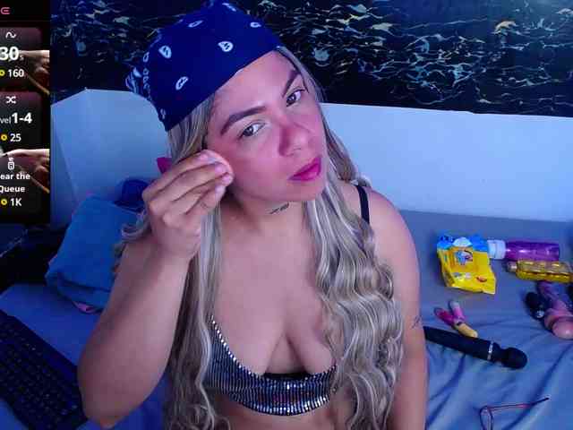horny-cougar webcam
