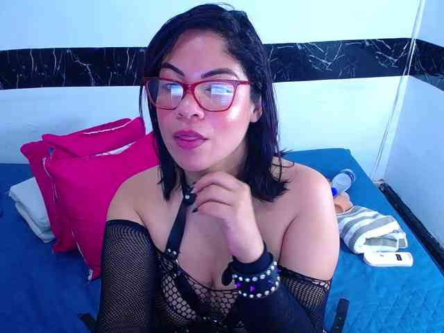 horny-cougar webcam
