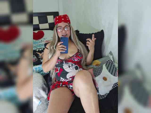 horny-cougar webcam