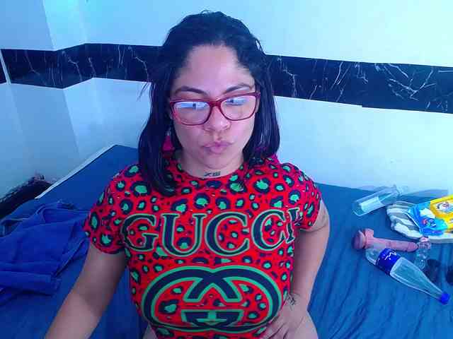 horny-cougar webcam