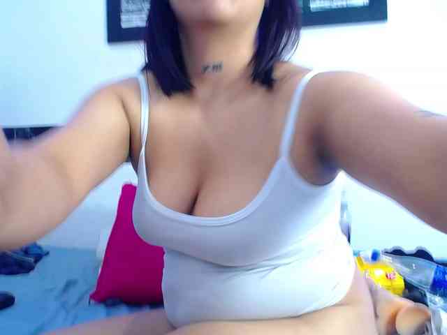 horny-cougar webcam