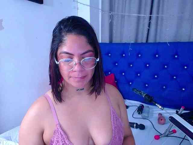 horny-cougar webcam