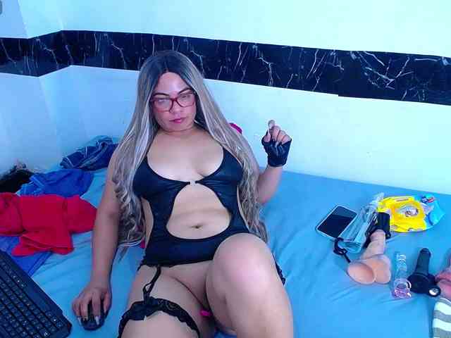 horny-cougar webcam