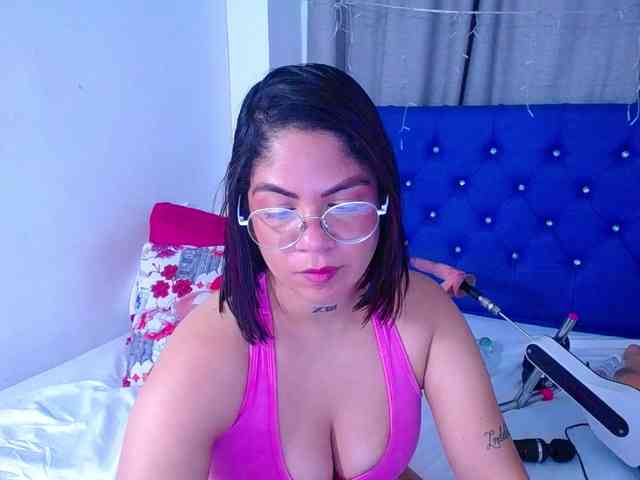 horny-cougar webcam