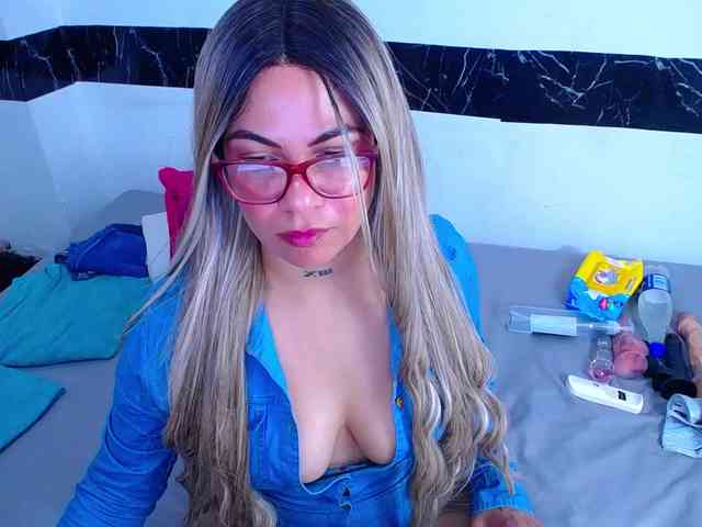 horny-cougar webcam