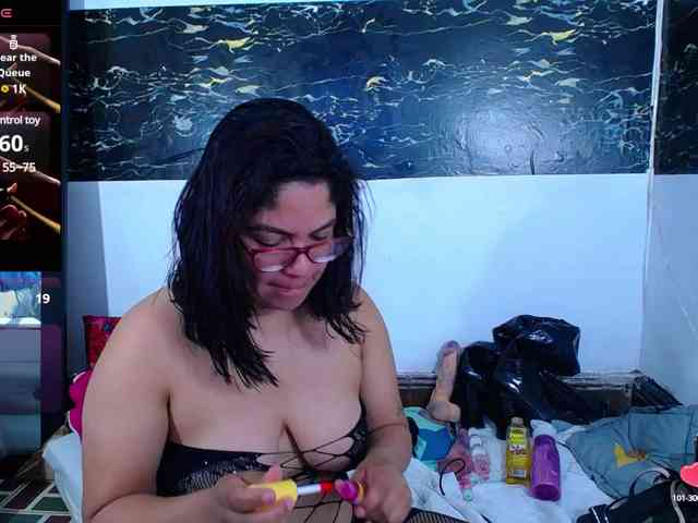 horny-cougar webcam