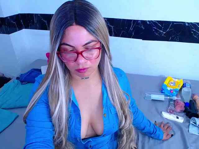 horny-cougar webcam
