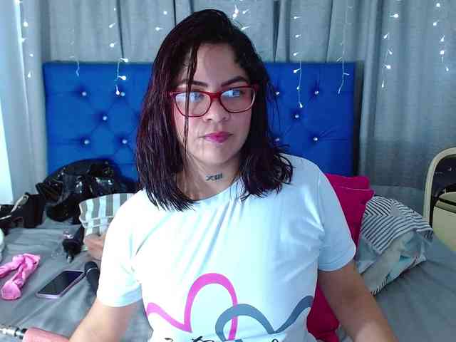horny-cougar webcam