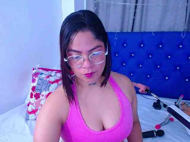 horny-cougar webcam