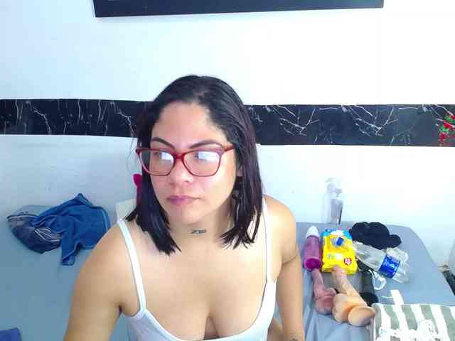 horny-cougar webcam