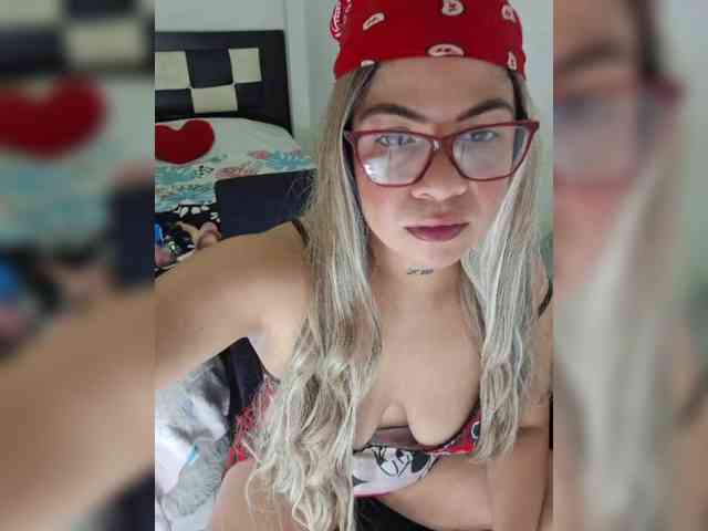 horny-cougar webcam