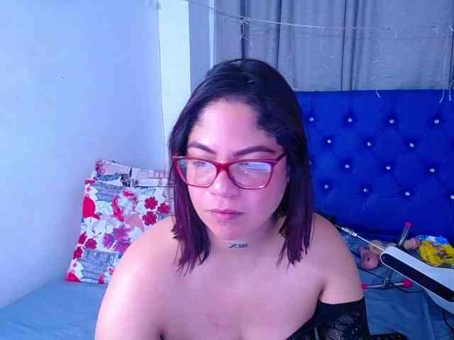horny-cougar webcam