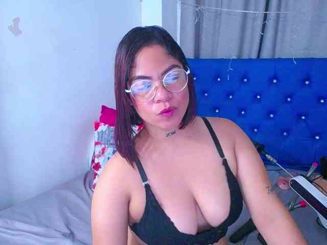 horny-cougar webcam