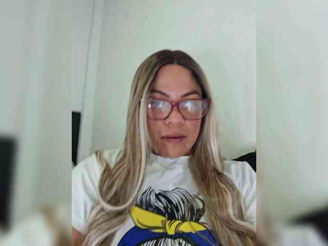 horny-cougar webcam