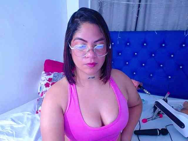 horny-cougar webcam