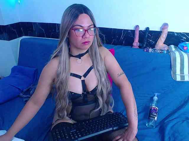 horny-cougar webcam