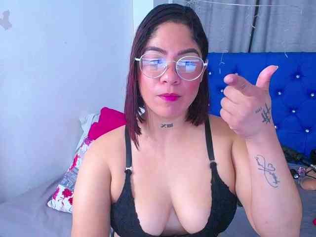 horny-cougar webcam