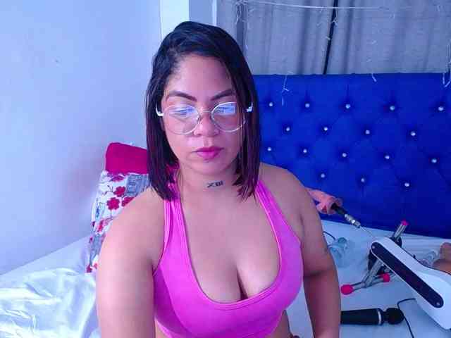 horny-cougar webcam
