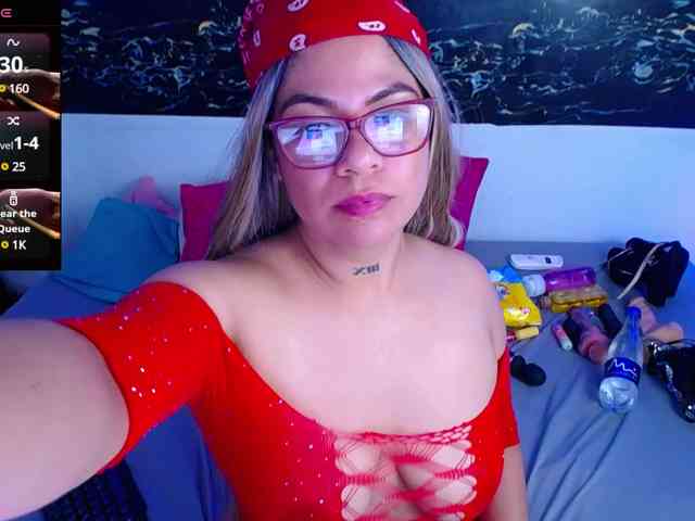 horny-cougar webcam