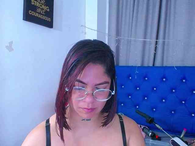 horny-cougar webcam