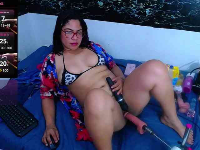 horny-cougar webcam