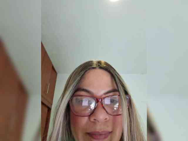 horny-cougar webcam