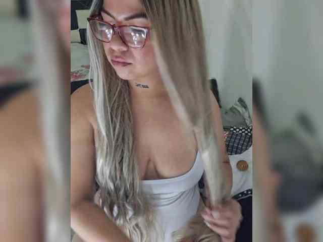 horny-cougar webcam